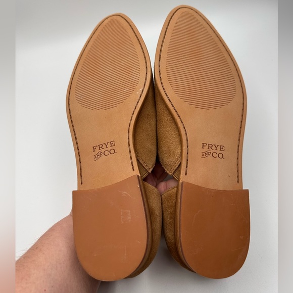 New Frye & Co. Women’s Suede Leather Slip On Shoes Size 8.5 Tan - Picture 3 of 5